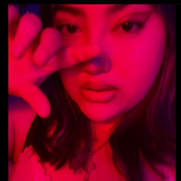 Meet your Posher, Victoria or tori :) <3 - Picture 14 of 14